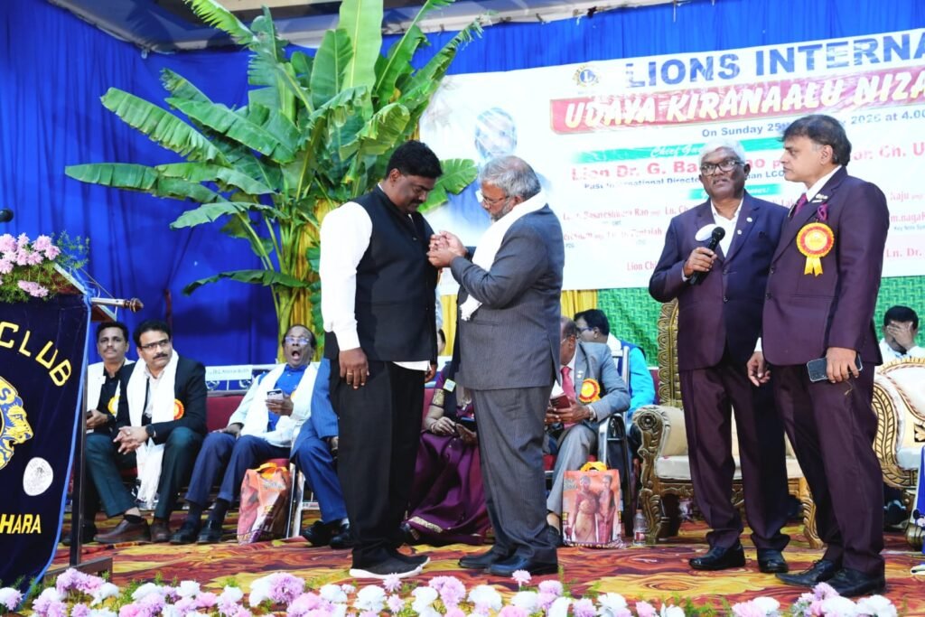 Lion Vijayanand gets Excellent District Chairman Award