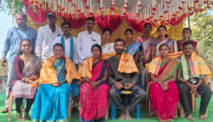 A grand tribute to the parents of police and army personnel