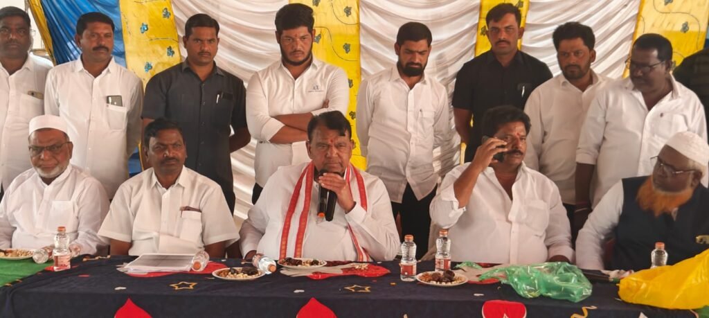 బాధ్యతతో పని చేసే వారిని ఎన్నుకోవాలి