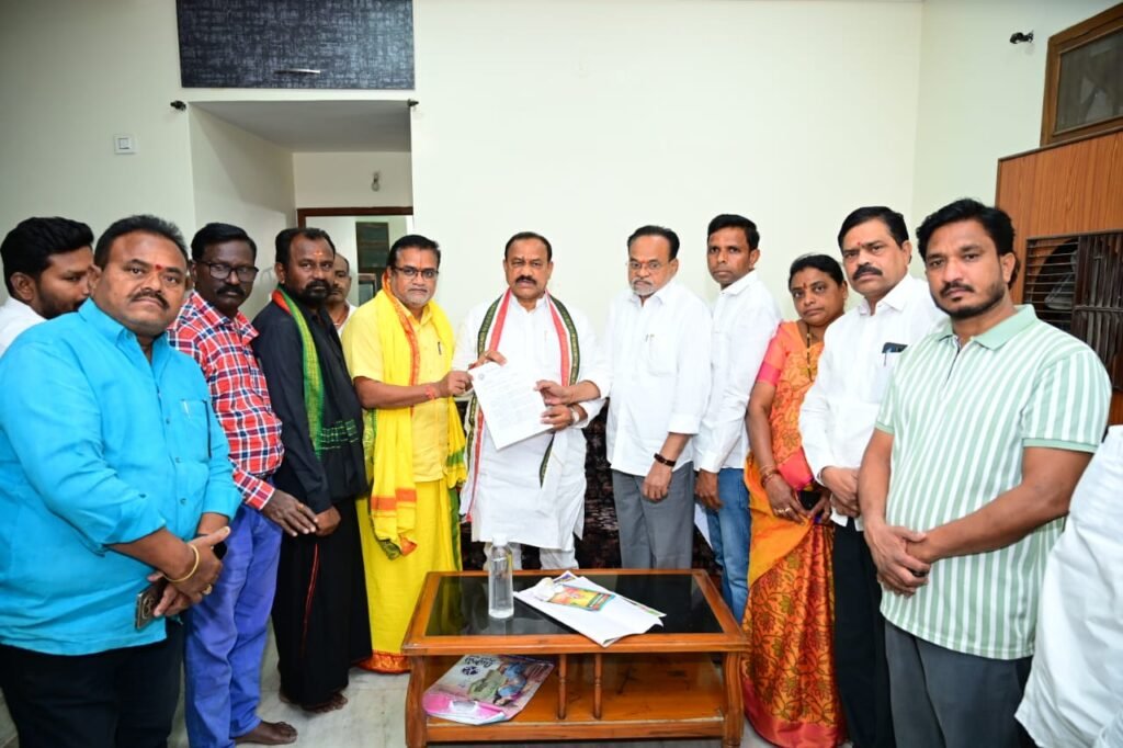 భవన నిర్మాణానికి ఉన్న అడ్డంకులను తొలగించాలి