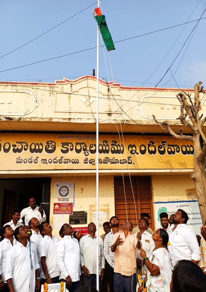 The flag of the Three Kingdoms flutters in Vadavada