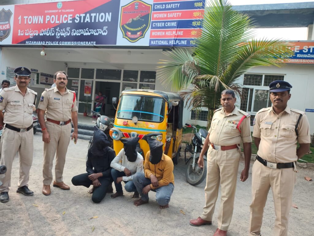 దొంగతనాలకు పాల్పడుతున్న ముగ్గురు అరెస్ట్