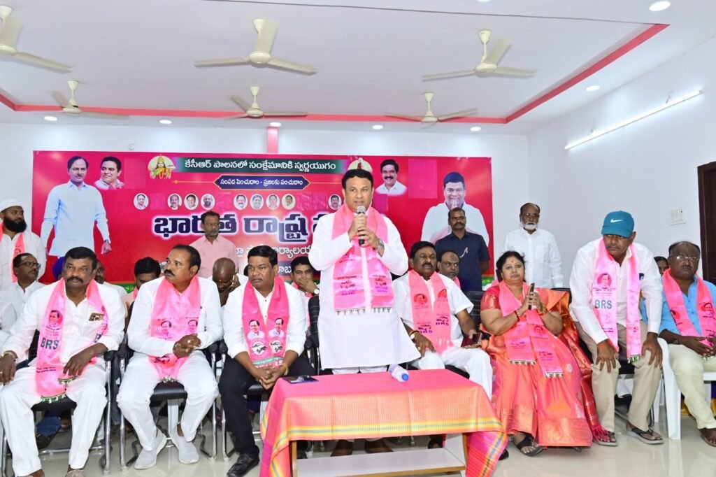 We are waving the pink flag in the municipal elections.