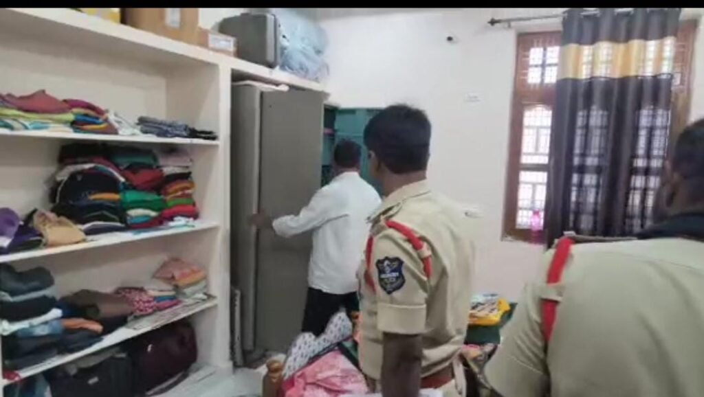 ఎల్లారెడ్డి లో దొంగల బీభత్సం