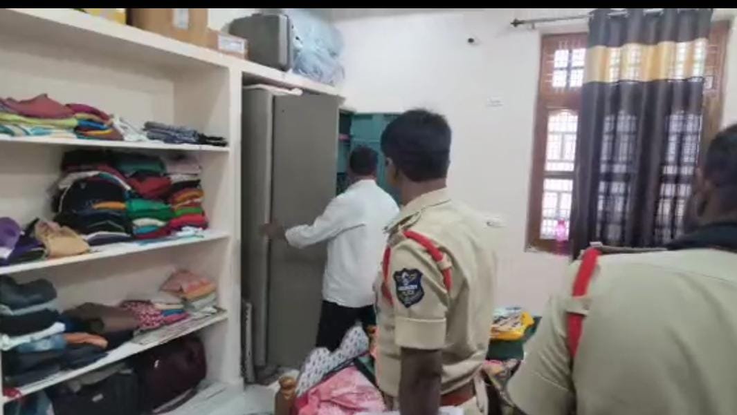 Robbery in Yella Reddy