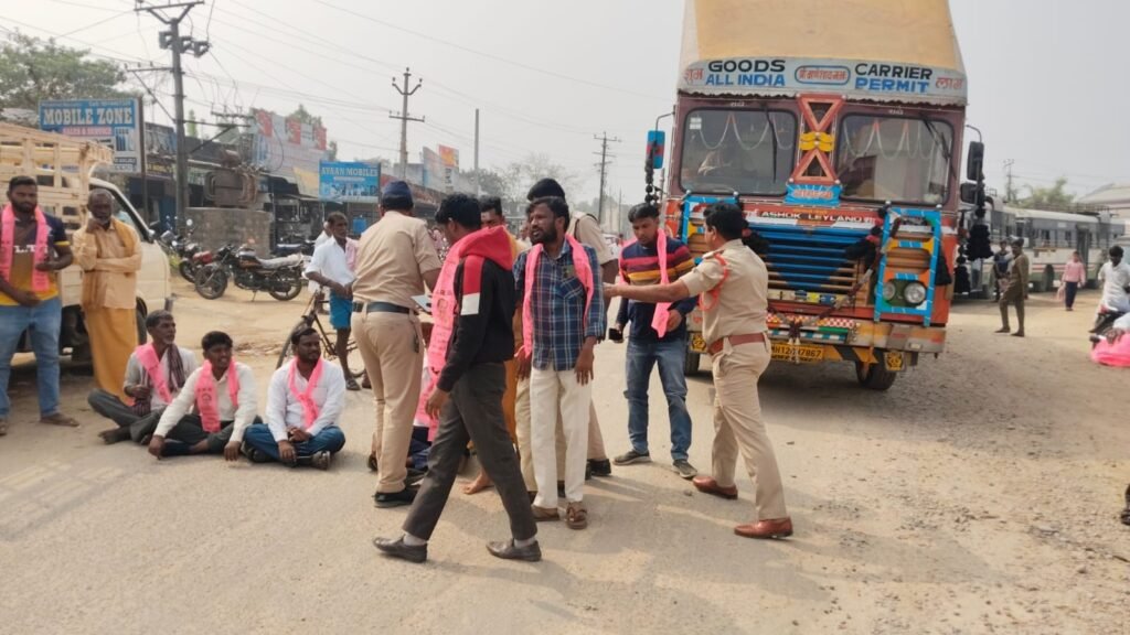 Congress government should stop partisan activities against KCR