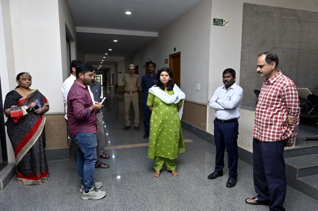 Collector visits facilitation center
