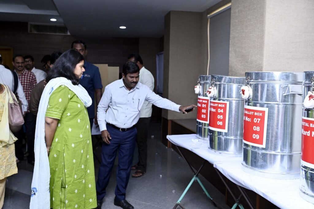 ఫెసిలిటేషన్ సెంటర్ ను సందర్శించిన కలెక్టర్