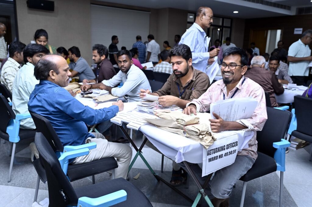 Collector visits facilitation center
