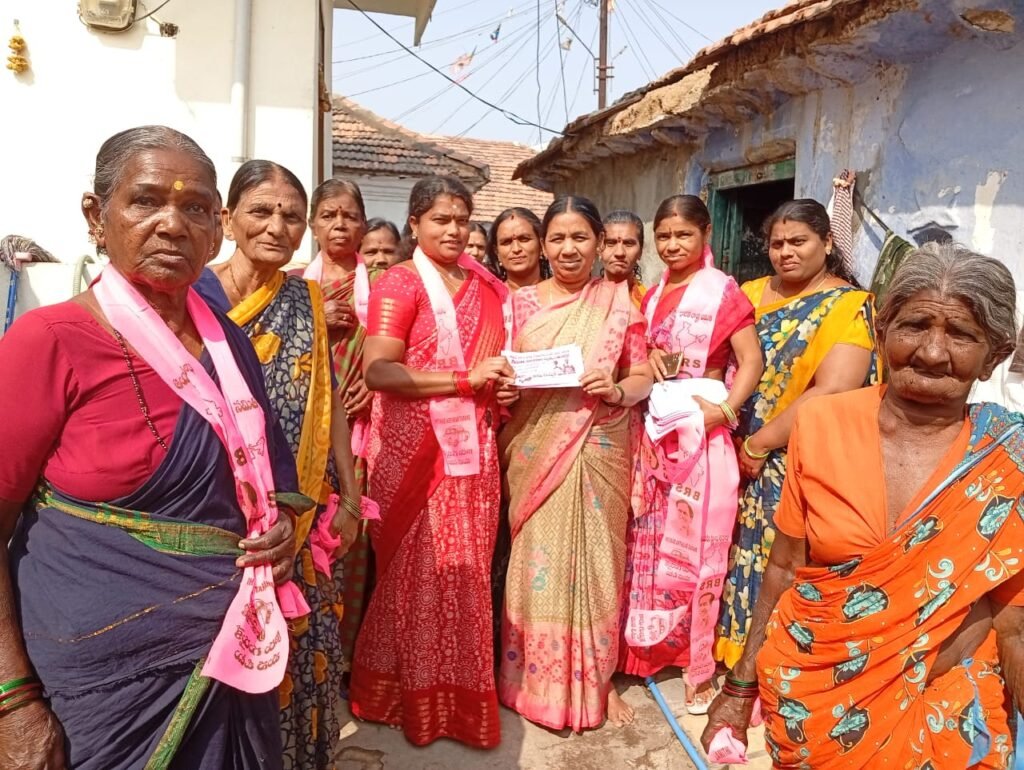 ఆర్మూర్ 36వ డివిజన్ లో బీఆర్ఎస్ ప్రచార జోరు
