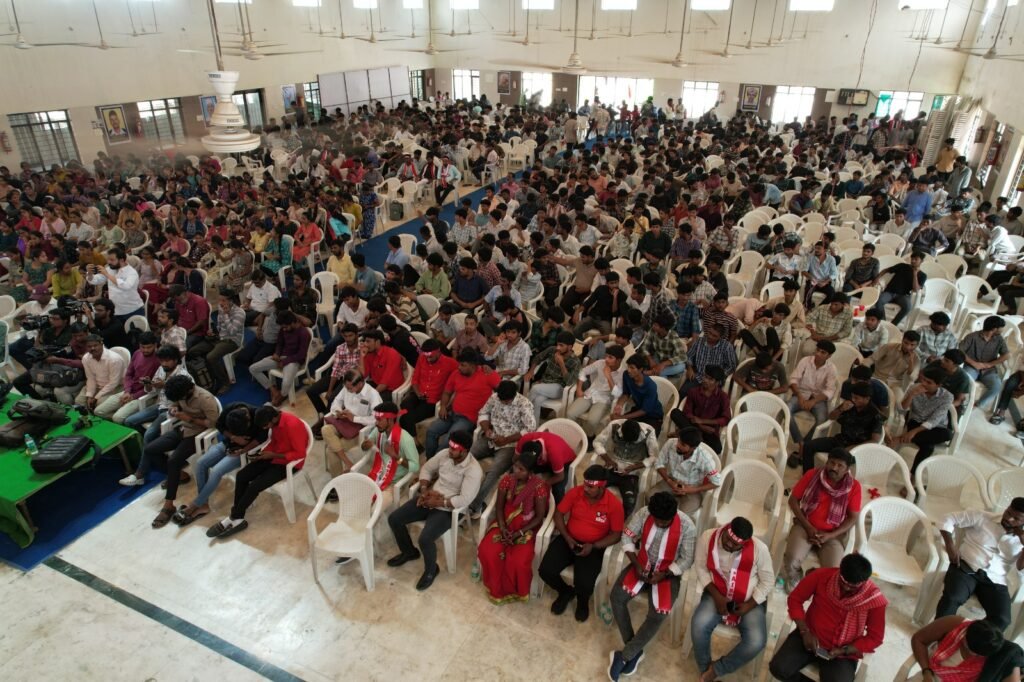 The new education policy introduced by the central government should be scrapped.
