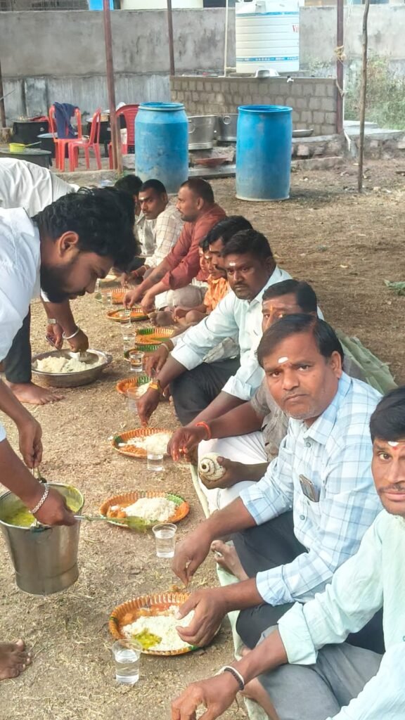 Devotees who broke their fast