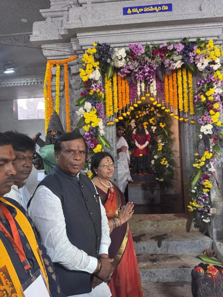 ఆలయాలు సమాజ ఐక్యతకు కేంద్ర బిందువులు