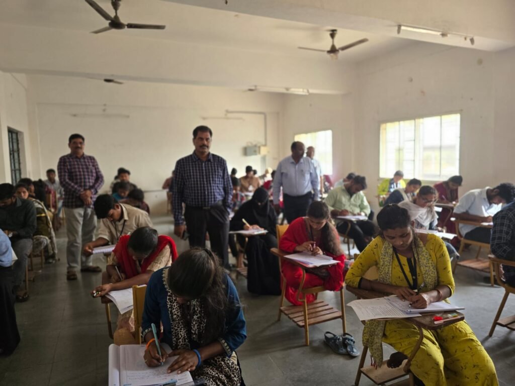 తె.యూ పీజీ మూడవ సెమిస్టర్ పరీక్షలు ప్రారంభం