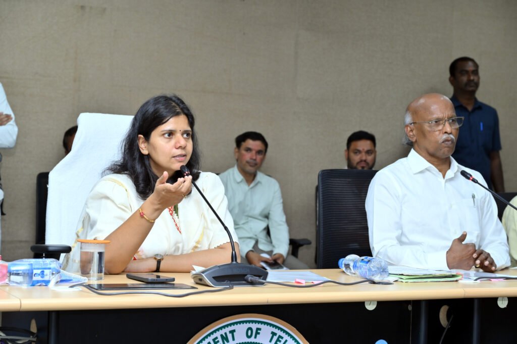 ఎస్సెస్సీ పరీక్షా కేంద్రాల్లోకి సెల్ ఫోన్లు అనుమతించకూడదు