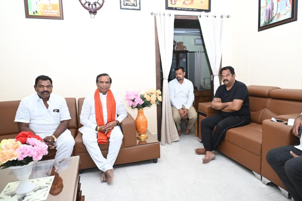 ప్రజాస్వామ్య పరిరక్షణ ప్రతి రాజకీయ నాయకుడి బాధ్యత