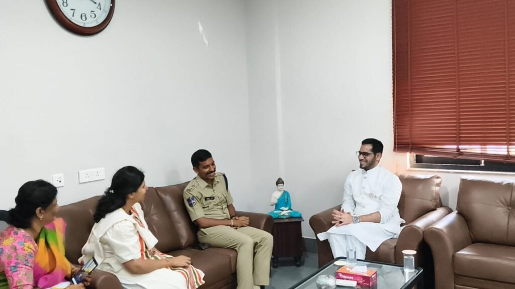 Chairman of the State Minority Commission meets with the Collector and CPs