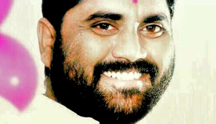 Congress candidate campaigned door-to-door in 36th division