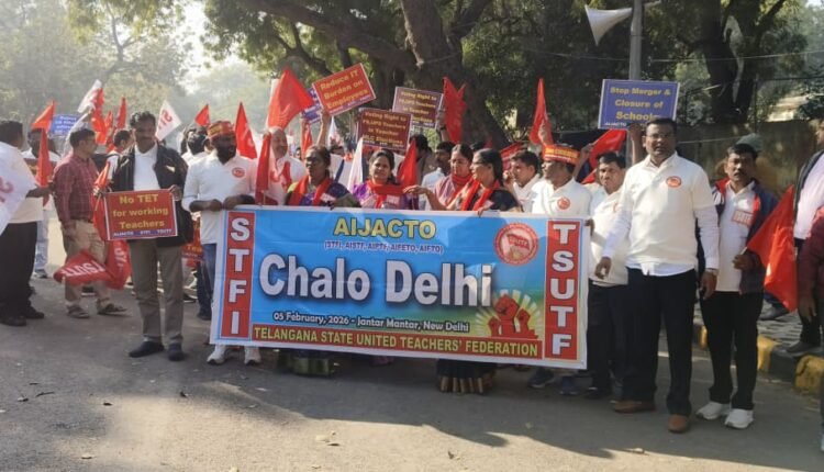 AIJACTO leads march to Parliament dharna