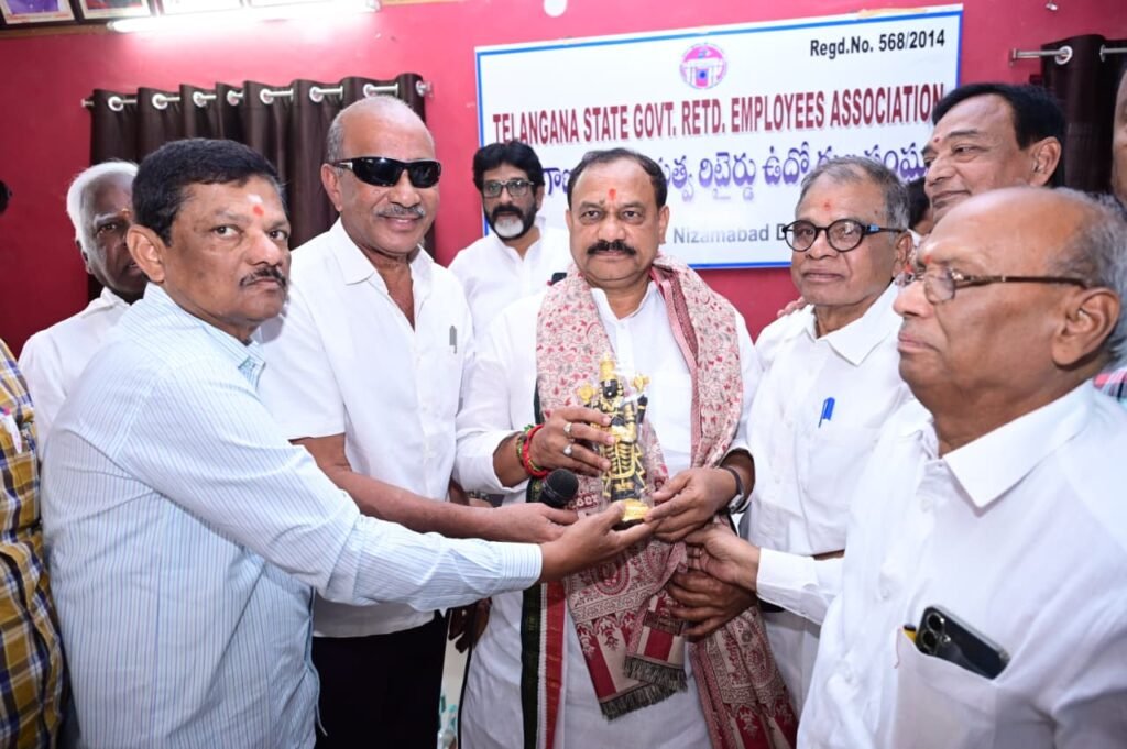 రిటైర్డ్ ఉద్యోగులు ప్రభుత్వ వ్యవస్థకు పునాది లాంటి వారు