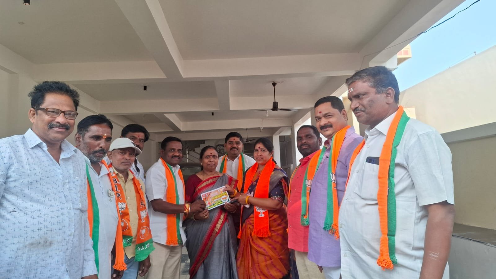 BJP candidate Pancha Reddy Anitha is campaigning vigorously in the 16th division.