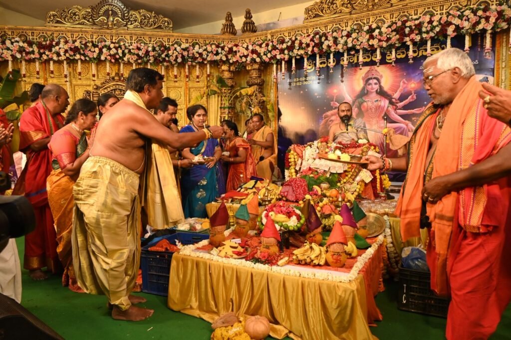 May the people of Indore be blessed with good health and prosperity.