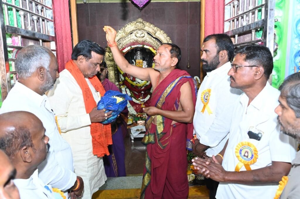 హిందూ సంస్కృతి సాంప్రదాయాలు కాపాడుకోవాల్సిన బాధ్యత ప్రతి ఒక్కరిది..