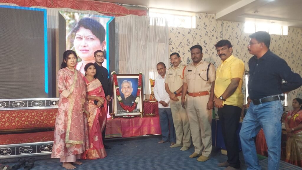 దిగంబర్ రావు ఆశయాలకు అనుగుణంగా విద్యార్థులు రాణించాలి