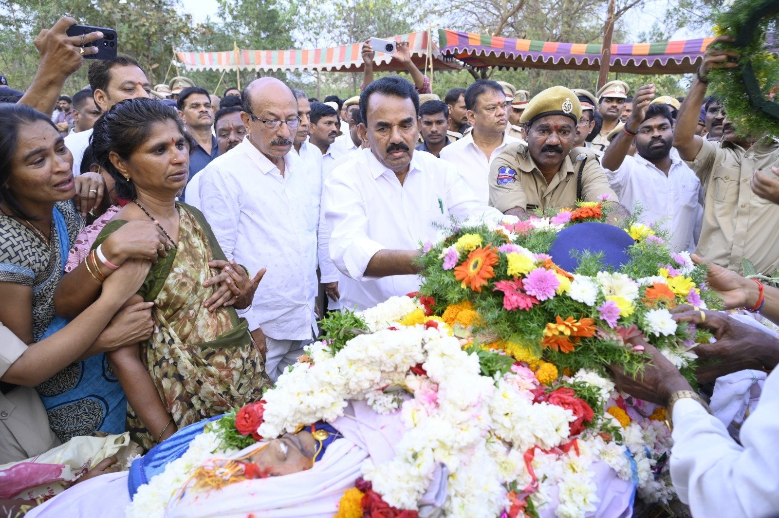 Excise Constable Soumya's last rites performed with full state honours