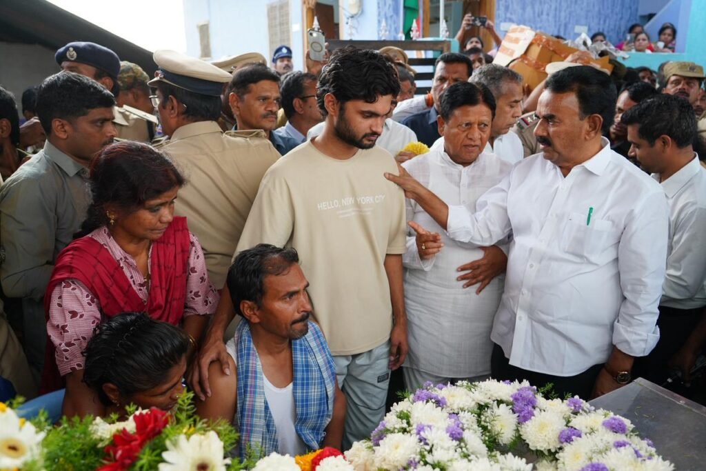 Excise Constable Soumya's last rites performed with full state honours