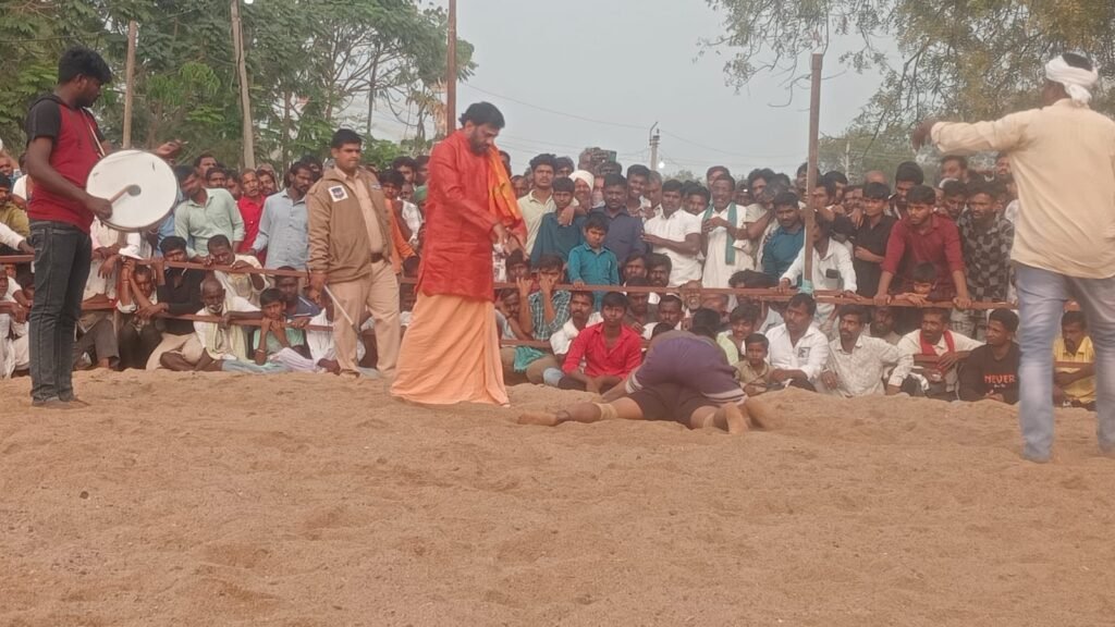 Wrestling competitions are fierce at the Mahashivratri fair