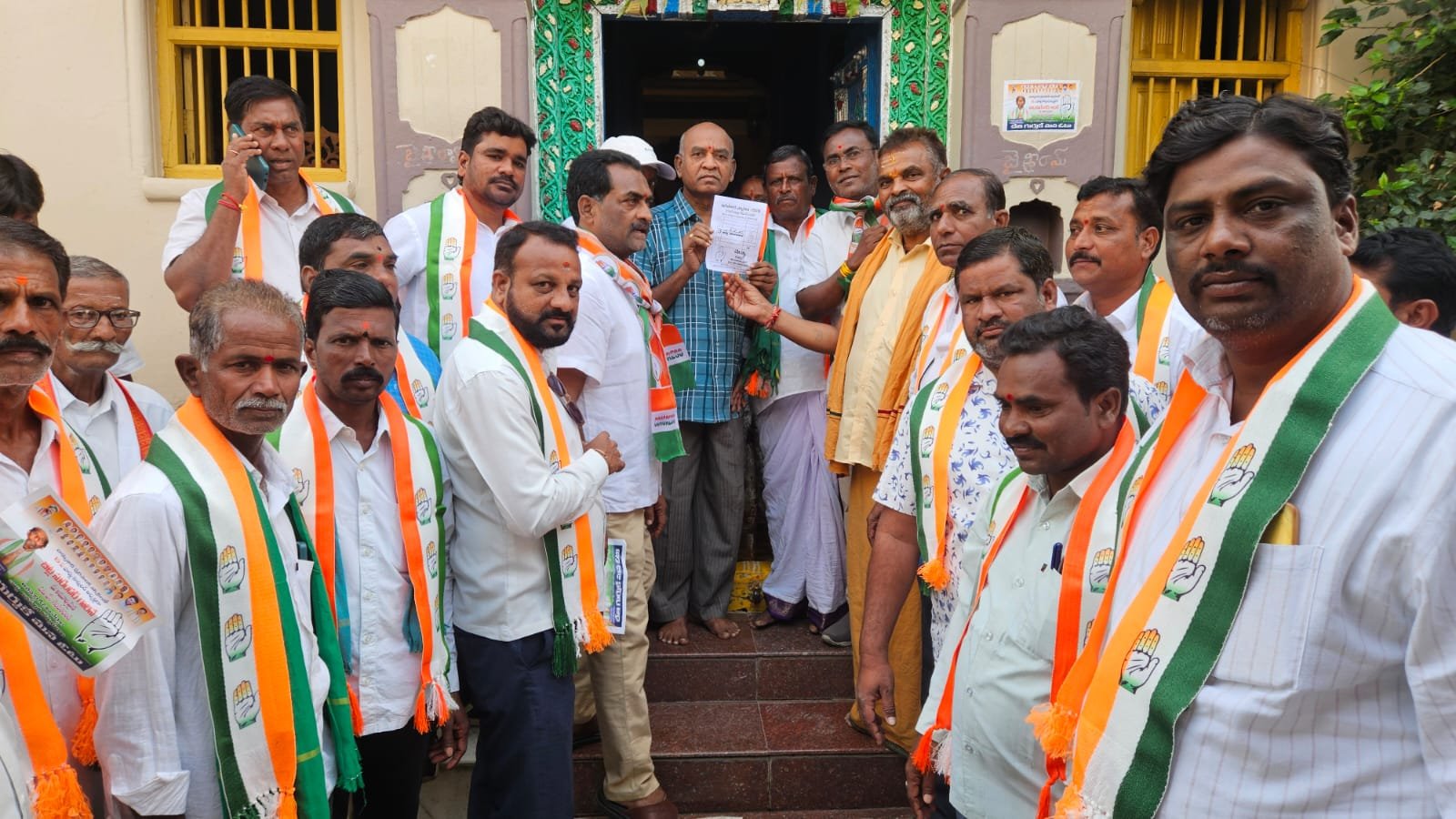 Rudrur Congress leaders campaign vigorously in the municipal elections