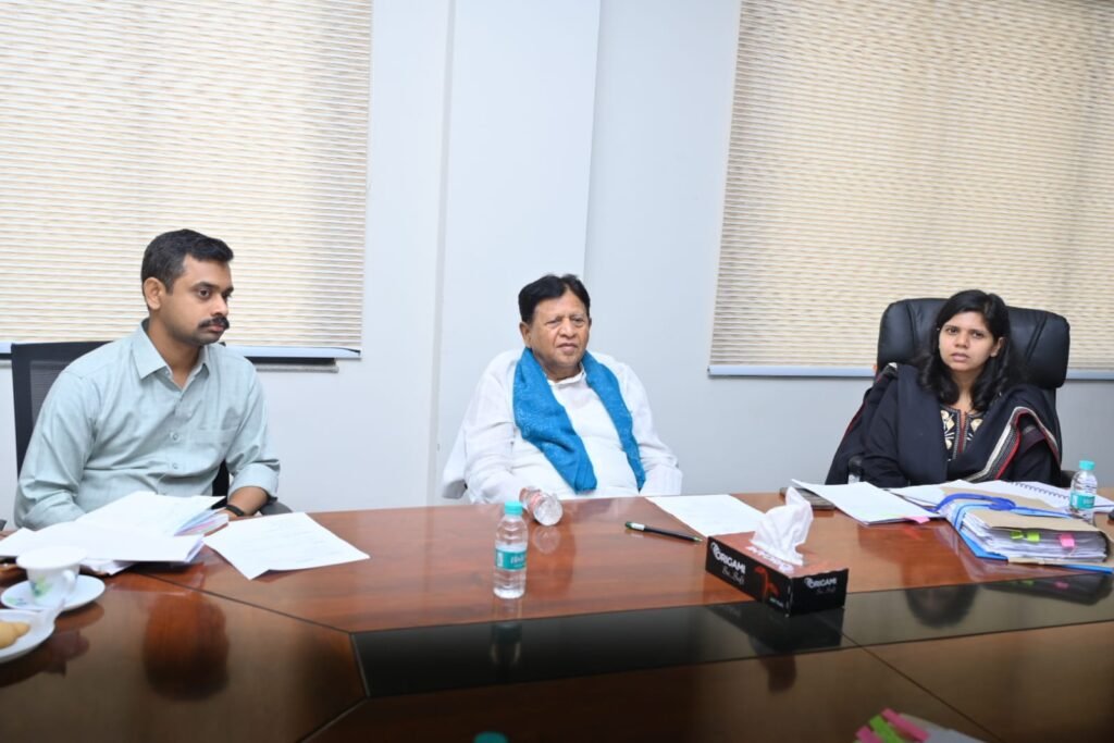 ధాన్యం నిలువ చేసేందుకు వీలుగా గోడౌన్ లు సిద్ధం చేయాలి