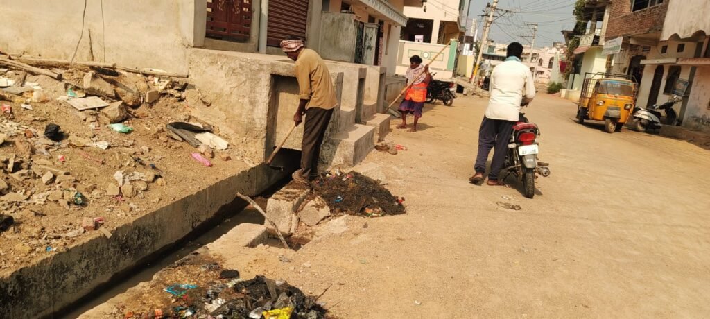 1వ వార్డులో పారిశుధ్య పనులు వేగవంతం