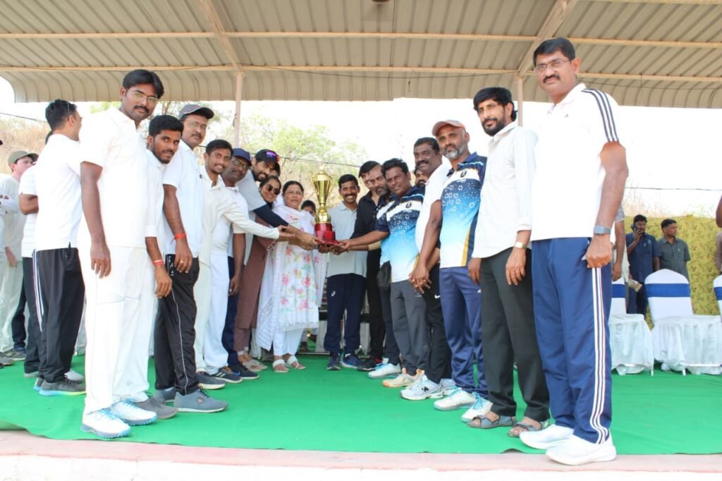 పోలీసు క్రికెట్ టీమ్ పై జ్యూడిషియల్ టీమ్ విజయం