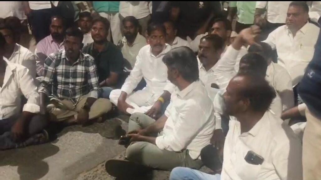 మున్సిపల్ ఎన్నికల్లో ఉద్రిక్తత