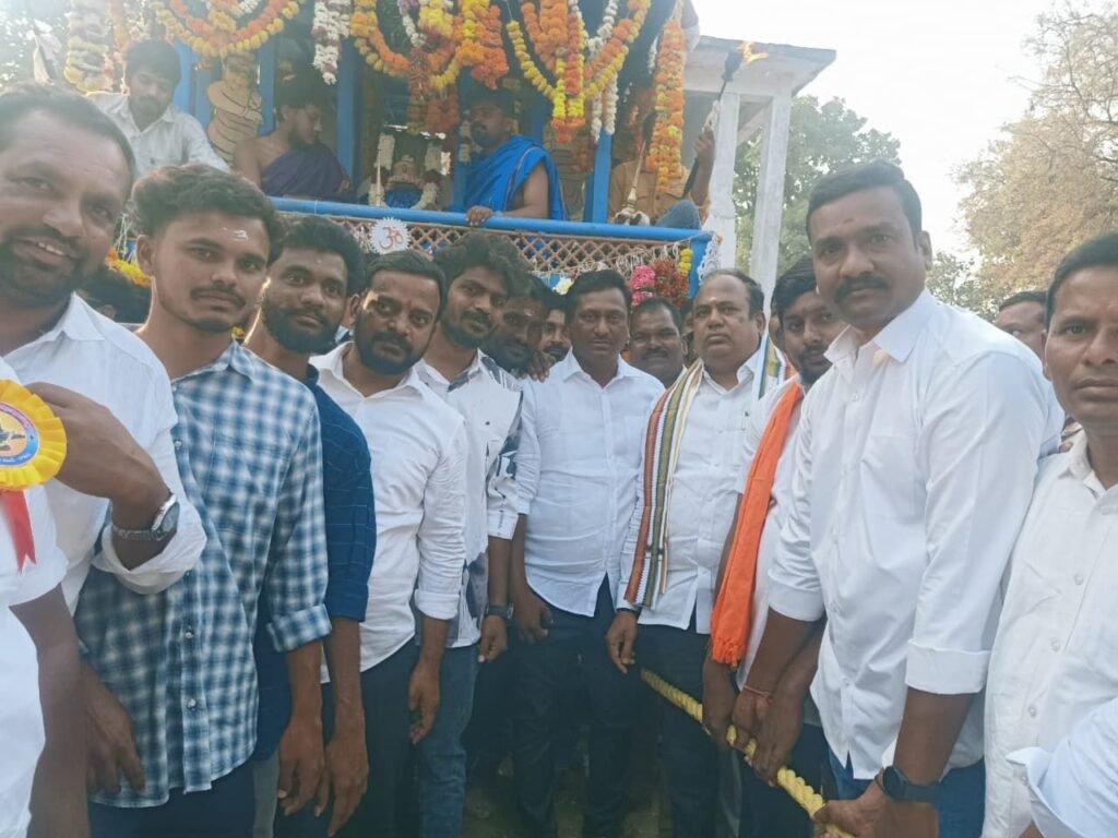 Rural MLA Bhupathi Reddy participated in the chariot festival of Gadi Makula Rajarajeshwara Swamy