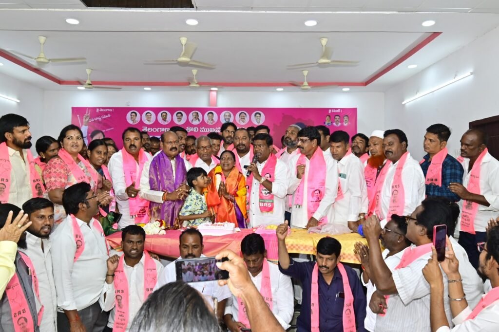 KCR's birthday celebrated in grand style at BRS party office