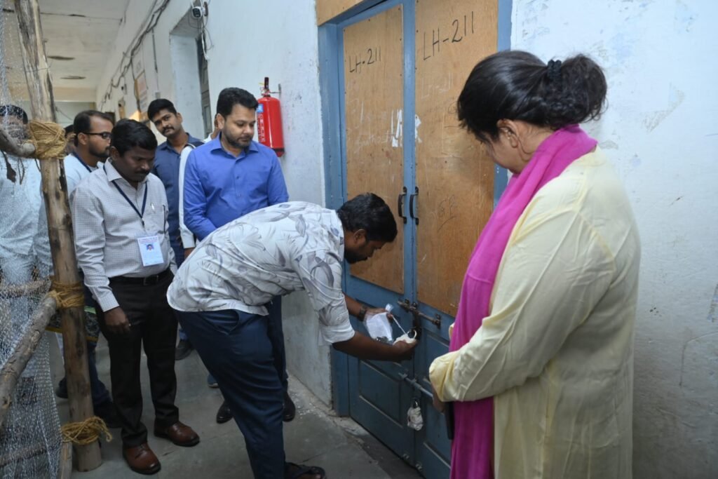 Municipal vote counting begins