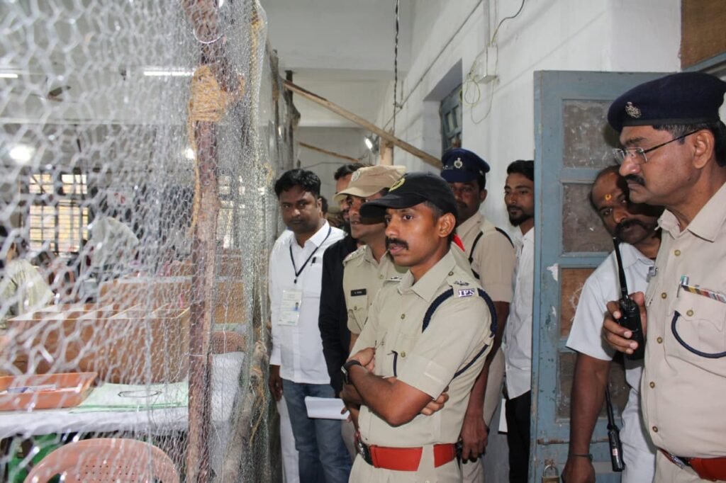 ఎన్నికల కౌంటింగ్ భద్రత ఏర్పాట్లను పర్యవేక్షించిన సీపీ