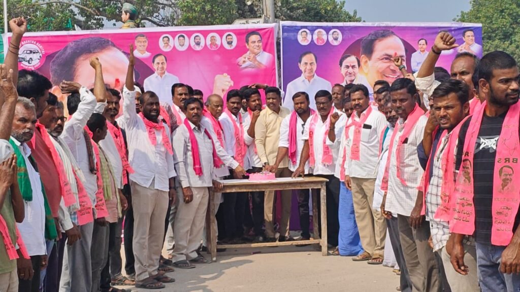 వర్నిలో ఘనంగా కేసిఆర్ జన్మదిన వేడుకలు 
