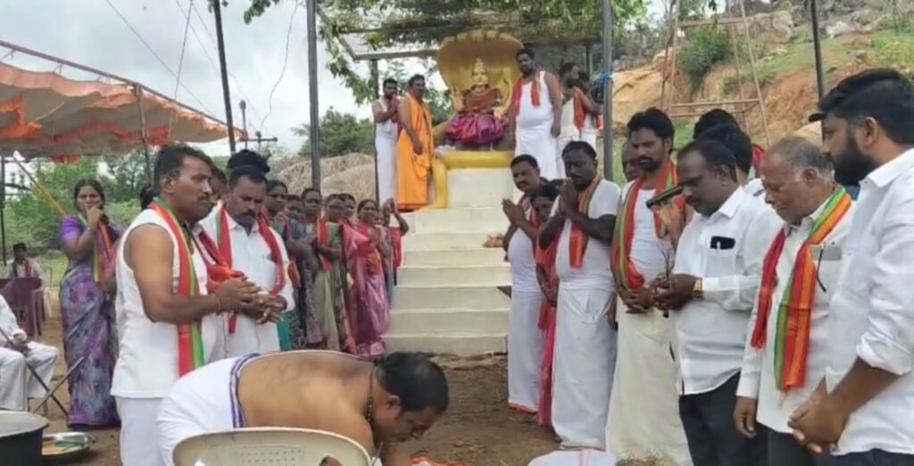 నూతన రేణుక పుట్ట ఎల్లమ్మ విగ్రహ ప్రతిష్ఠాపన