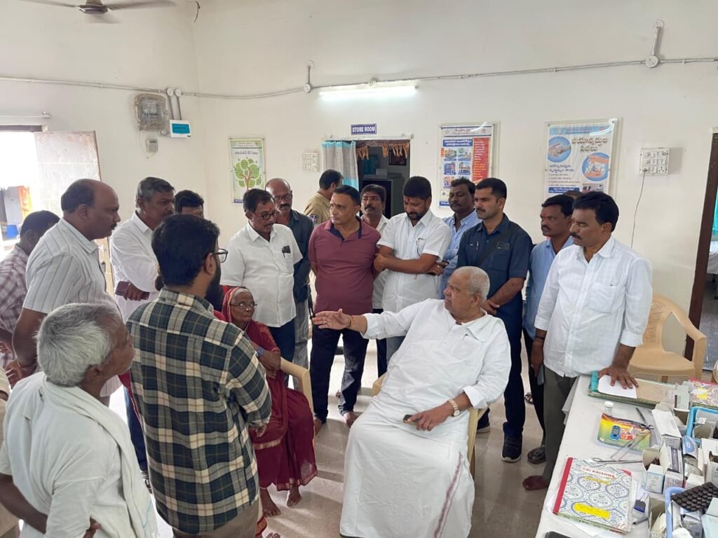 పల్లె దవాఖానను ఆకస్మికంగా తనిఖీ చేసిన ఎమ్మెల్యే పోచారం