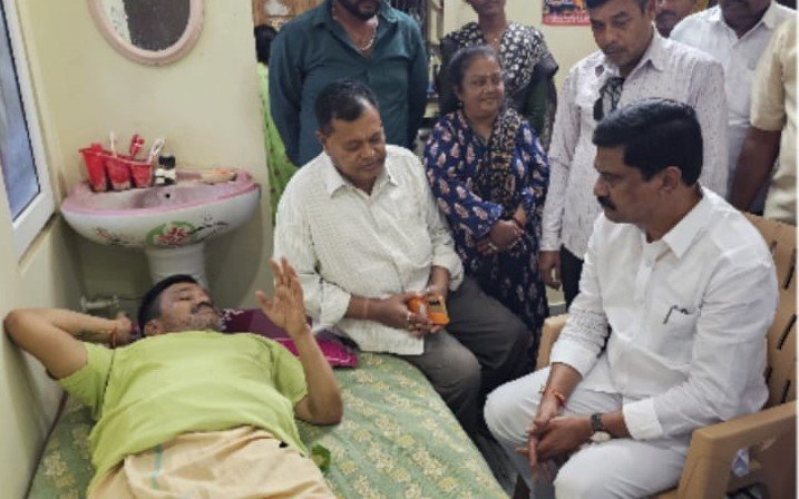 Former minister calls on several close families.