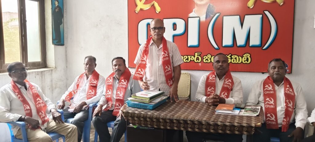 రైతులను కాపాడటానికి కేంద్ర ప్రభుత్వం కార్యాచరణ చేపట్టాలి
