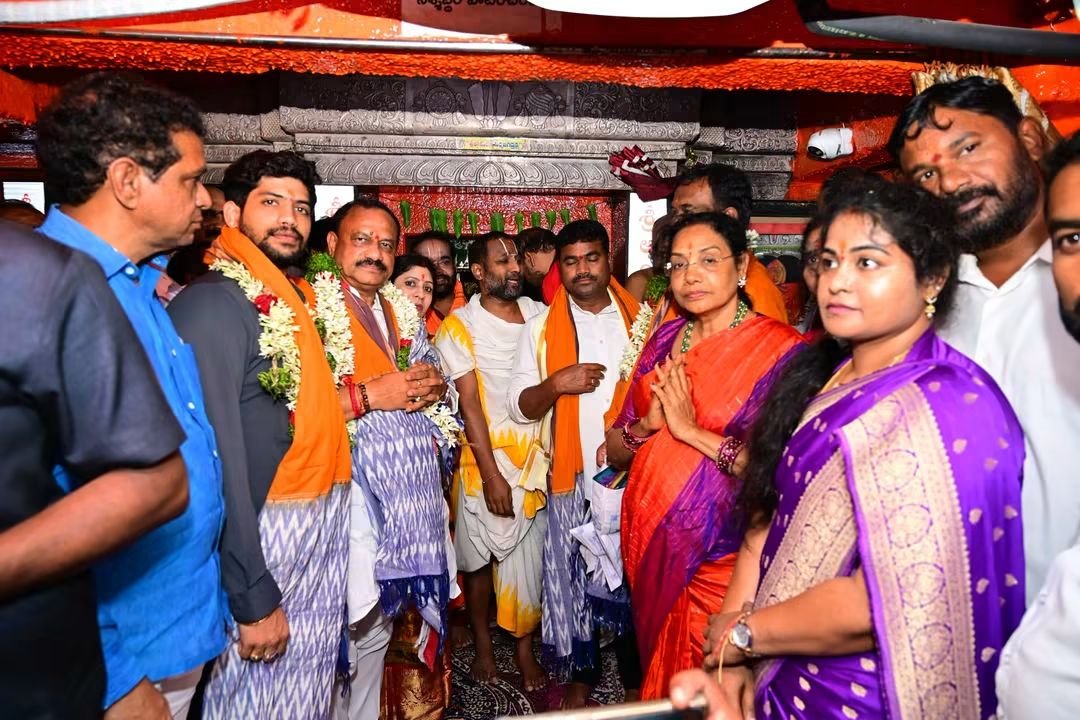TPCC President visits Kondagattu Anjanna.