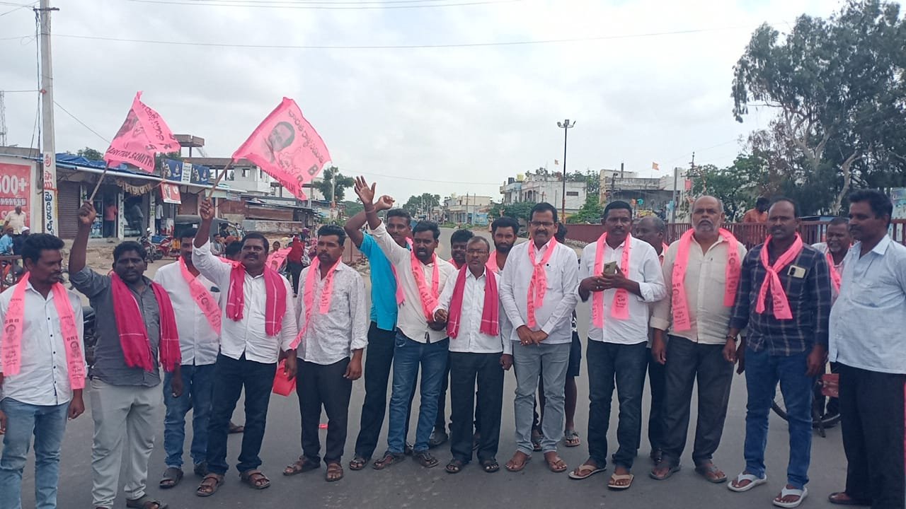 Effigy burnt in protest against CM Revanth's remarks.