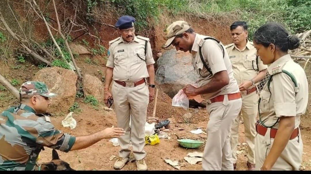 Forest Department officials seized leopard body parts.