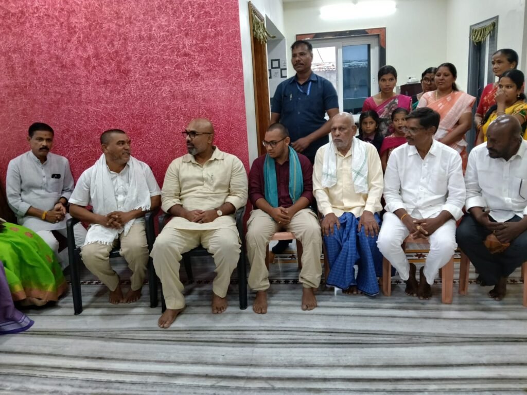 బీజేపీ నాయకుడి కుటుంబాన్ని పరామర్శించిన ఎంపీ అర్వింద్