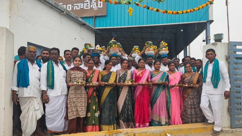 ఘనంగా మహా లక్ష్మీ బోనాల పండుగ